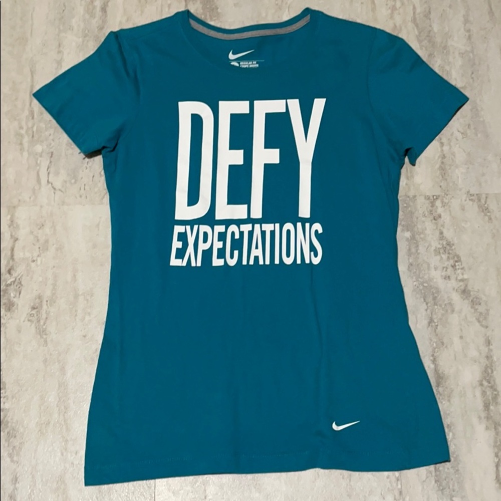 LIKE NEW Nike shirt